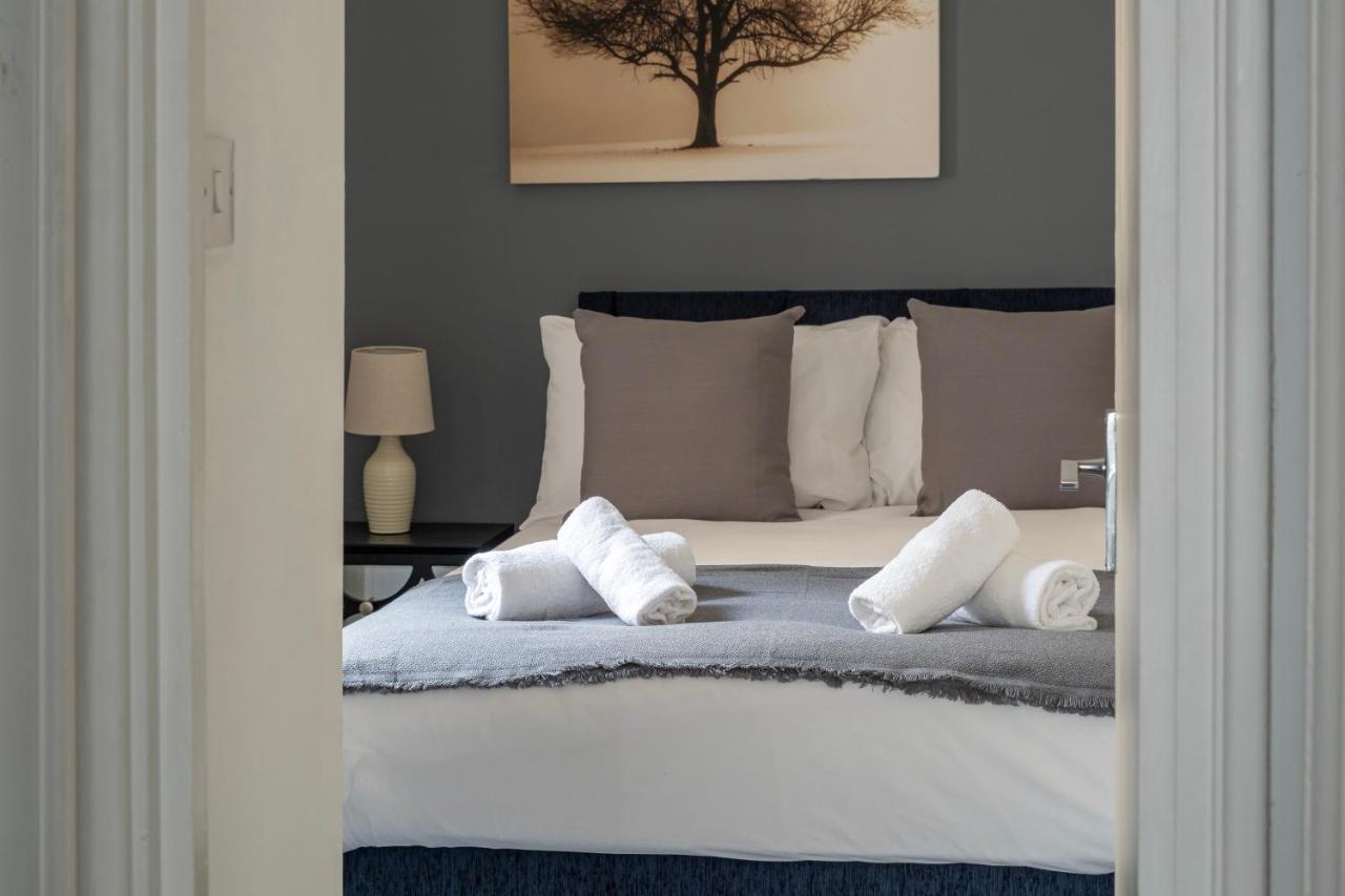 Super City Centre Apartment - Two Bedrooms, Perfect Location Bath Buitenkant foto